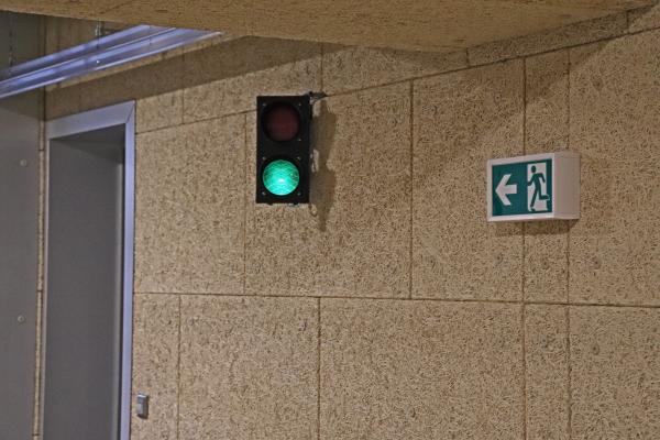 Image of the traffic light in the private car park in Neuburg Germany